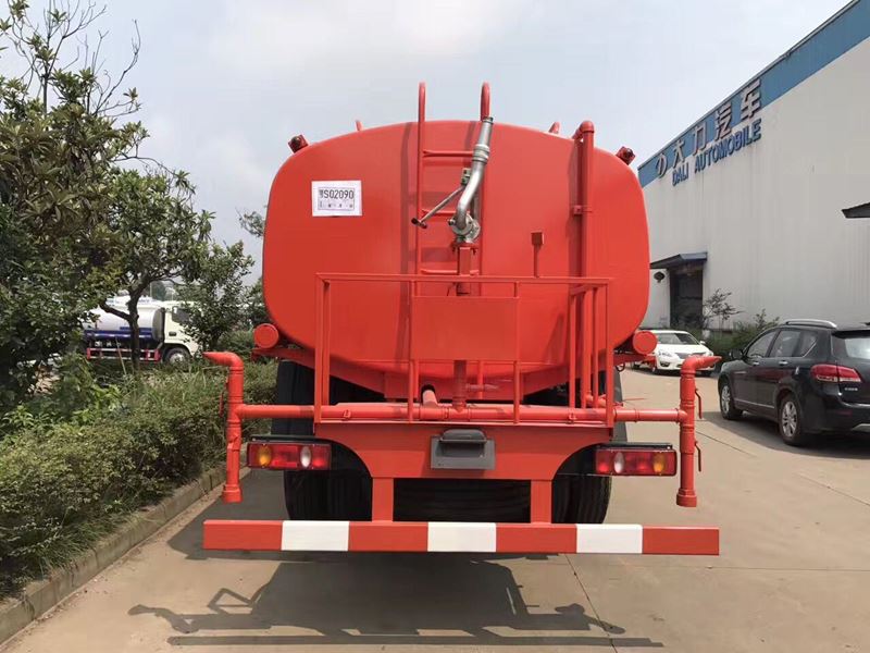 12����12�����|�L(f��ng)T3�G����ˮ܇(ch��)�DƬ