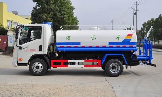 大運奧普力5噸綠化灑水車廠家價格2