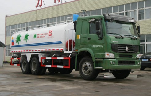 重汽豪沃天然氣18方綠化灑水車廠家價(jià)格4