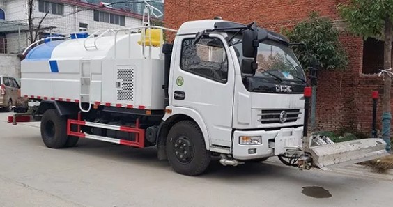 公路灑水車_東風多利卡3800軸距路面清洗車