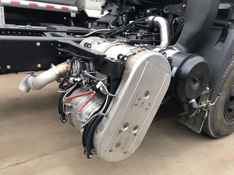 國六東風天錦霧炮抑塵車后排氣處理系統圖片 國六東風天錦霧炮抑塵車后排氣處理系統圖片