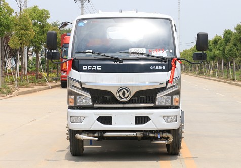 藍(lán)牌灑水車噸位及價格_國六4噸東風(fēng)小福瑞卡藍(lán)牌噴霧灑水車廠家價格2