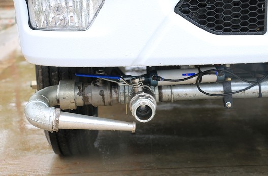 國(guó)六5方東風(fēng)福瑞卡帶霧炮灑水車圖片 國(guó)六5方東風(fēng)福瑞卡帶霧炮灑水車圖片