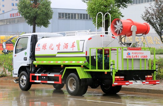 國(guó)六5方東風(fēng)福瑞卡帶霧炮灑水車圖片 國(guó)六5方東風(fēng)福瑞卡帶霧炮灑水車圖片