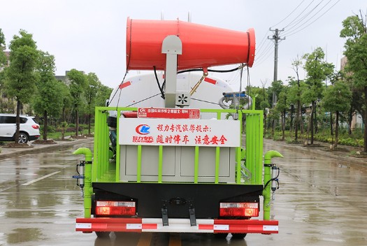 國(guó)六5方東風(fēng)福瑞卡帶霧炮灑水車圖片 國(guó)六5方東風(fēng)福瑞卡帶霧炮灑水車圖片