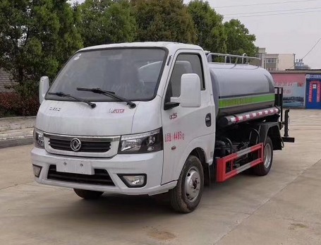 3噸灑水車價格_國六3方柴油東風途逸綠化灑水車廠家價格2