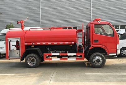 東風(fēng)小霸王四驅(qū)森林消防灑水車(chē)圖片 東風(fēng)小霸王四驅(qū)森林消防灑水車(chē)圖片
