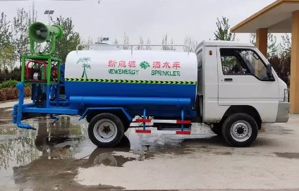 小型電動四輪灑水車圖片 小型電動四輪灑水車圖片